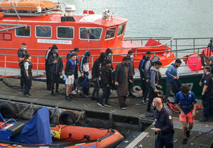 illustration Manche : une embarcation de fortune avec une quarantaine de migrants chavire, faisant au moins un mort