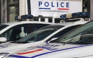 illustration Paris : trois collégiennes de 13 ans passent une nuit au commissariat après un vol de maquillage