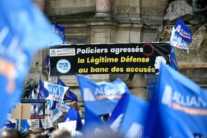 illustration «Le problème de la police, c’est la justice» : à Paris, un rassemblement polémique après l’affaire du Pont-Neuf