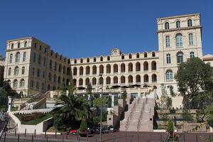 illustration 1er mai : l’Hôtel Dieu de Marseille occupé et dégradé par des manifestants
