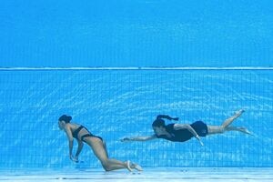illustration Les images impressionnantes du malaise d’une nageuse américaine, sauvée de la noyade par son entraîneure