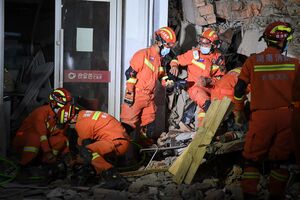 illustration Des dizaines de personnes toujours disparues après l’effondrement d’un immeuble en Chine