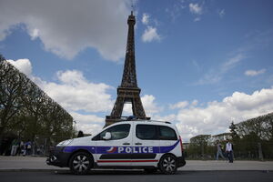 illustration Paris : une touriste brésilienne violée dans les jardins de la tour Eiffel
