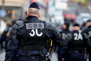 illustration Cocktail molotov lancé sur un CRS à Rennes : enquête ouverte pour tentative d’homicide