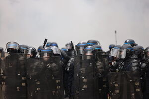 illustration Identification des policiers en manifestation : le Conseil d’État refuse d’imposer des mesures supplémentaires