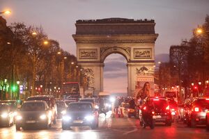 illustration «Ça aurait pu être létal» : deux ans ferme pour le «tireur fou» à la carabine à plombs des Champs-Elysées