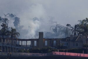 illustration Californie : un feu de broussailles détruit une vingtaine de villas de luxe