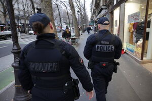 illustration Mineurs percutés à scooter à Paris : trois policiers en garde à vue, leur suspension actée