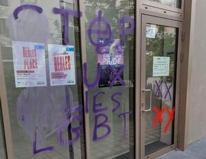 illustration Nantes : des croix celtiques taguées sur un centre LGBT+, la ville va porter plainte
