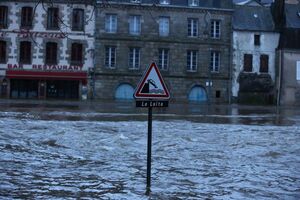 illustration Finistère : les barrières anti-inondations n’ont pas suffi, Quimperlé sous les eaux