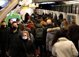 illustration Paris : un homme toujours en fuite après avoir menacé avec un pistolet les passagers du métro