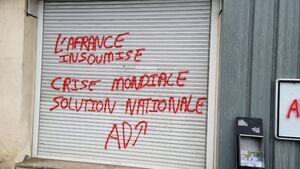 illustration Gironde : visé par des tags identitaires sur sa permanence, un député LFI dépose plainte