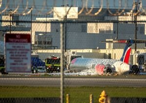 illustration Un avion rate son atterrissage à Miami et s’embrase avec 137 personnes à bord