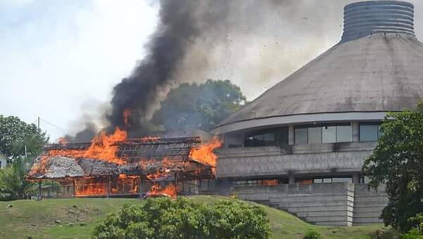 illustration Îles Salomon. Bâtiments incendiés, commerces pillés : que se passe-t-il sur cette île du Pacifique ?