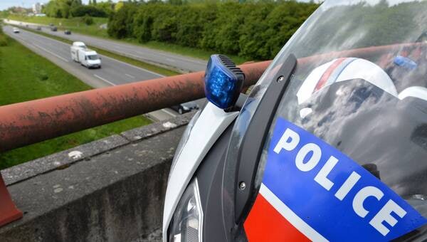 illustration Loire. Un motard placé en garde à vue après avoir volontairement percuté un policier