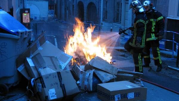 illustration La Chapelle-sur-Erdre. Un homme interpellé à côté d’une poubelle en feu