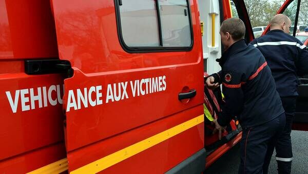 illustration Un blessé en urgence absolue après un accident entre un camion, une voiture et une moto, à Cahagnes