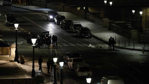 illustration Tirs mortels sur le Pont-Neuf à Paris. L’avocat du policier conteste « l’homicide volontaire »