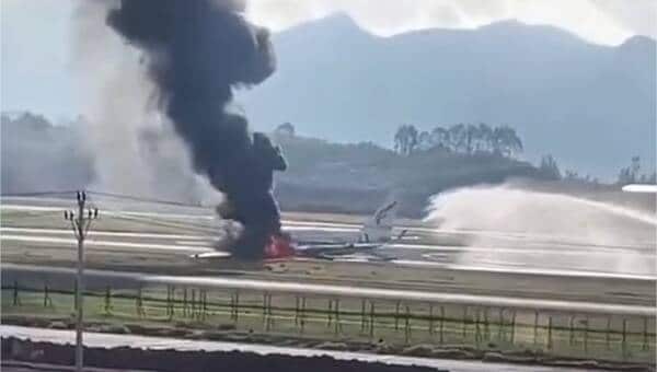 illustration Chine. Un avion prend feu après une sortie de piste
