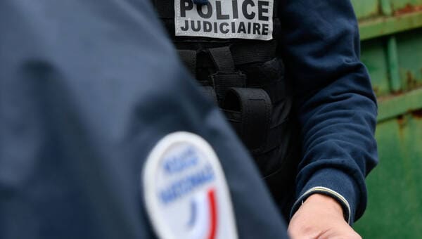 illustration Condamné à de la prison ferme pour avoir matraqué un policier à Saint-Ouen, près de Paris