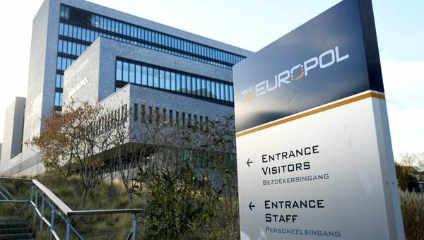 illustration En Allemagne, des escrocs se font passer pour des agents d’Europol pour arnaquer des particuliers
