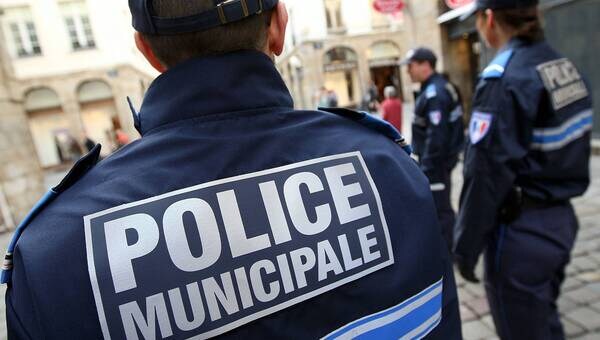 illustration Un jeune homme fait une chute mortelle en tentant de semer la police à Besançon