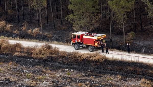 illustration Risque d’incendies : la Gironde repasse en vigilance rouge et restreint l’accès à la forêt