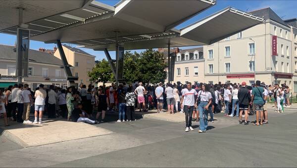 illustration VIDÉO. Triple meurtre à Angers : 800 personnes réunies pour rendre hommage au jeune Ismaël