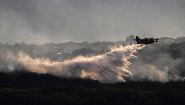 illustration Incendie en Ardèche : le feu quasiment fixé, 300 pompiers toujours mobilisés
