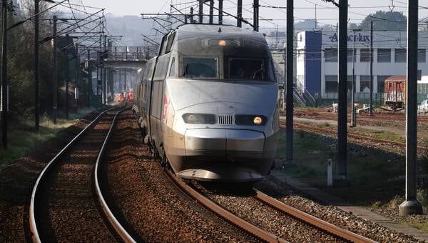 illustration Un TGV bloqué à la gare de Landerneau à cause d’un feu de broussailles