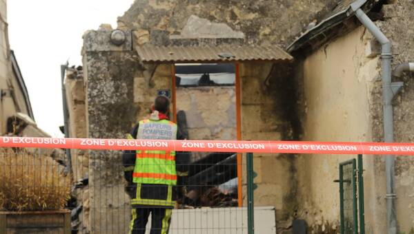 illustration Une maison explose dans le Maine-et-Loire, un octogénaire gravement brûlé et un enfant choqué