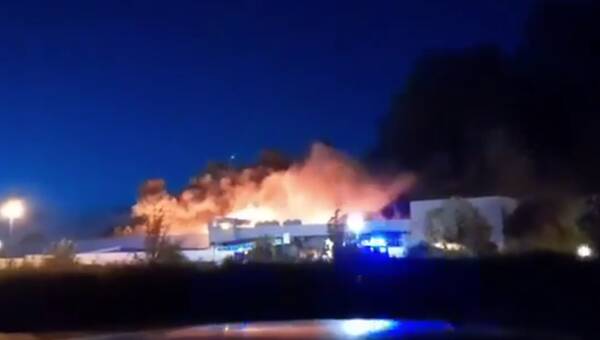illustration Vendée. Important incendie au Super U de La Tranche-sur-Mer : « Le magasin est par terre »