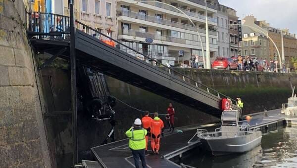 illustration Normandie. Une voiture tombe dans l’avant-port de Cherbourg : le conducteur de 26 ans est décédé
