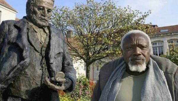 illustration Statue de Victor Hugo dégradée à Besançon : deux hommes placés en garde à vue