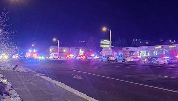illustration Cinq morts dans une boîte LGBT du Colorado, la police loue les « héros » qui ont désarmé le tireur