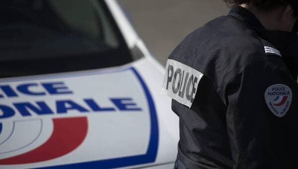 illustration Un homme d’une vingtaine d’années blesse trois policiers au commissariat de Cholet