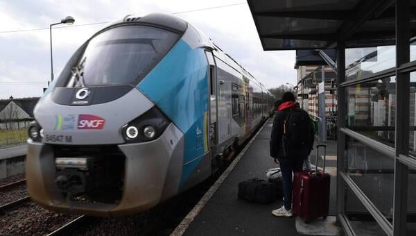 illustration Corps sur la voie ferrée : la circulation des trains interrompue entre Angers et Saumur
