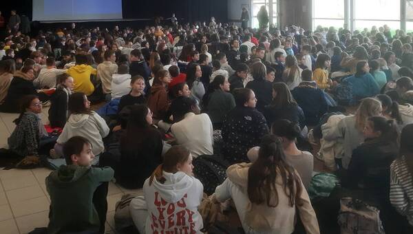 illustration Alerte à la bombe : 800 élèves évacués d’un collège le matin de la rentrée en Ille-et-Vilaine